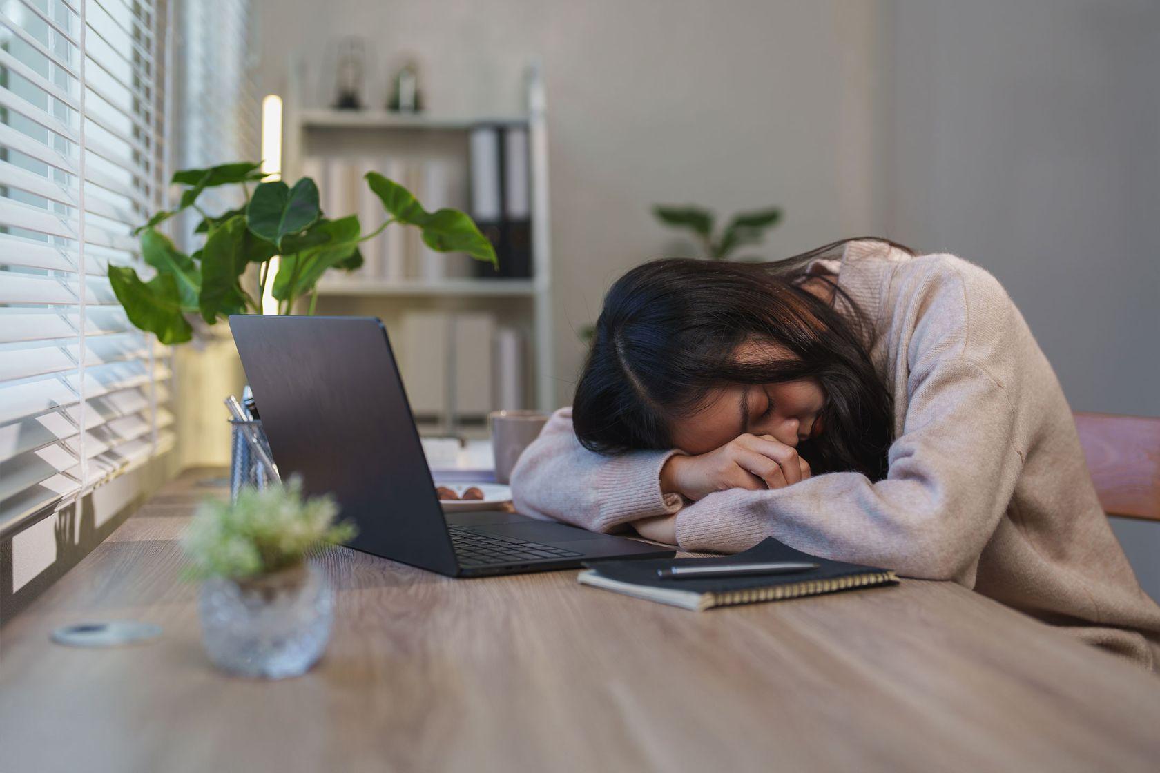 Afternoon Energy Crash During Perimenopause: What Helps